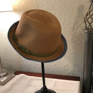 Women’s fedora hat
